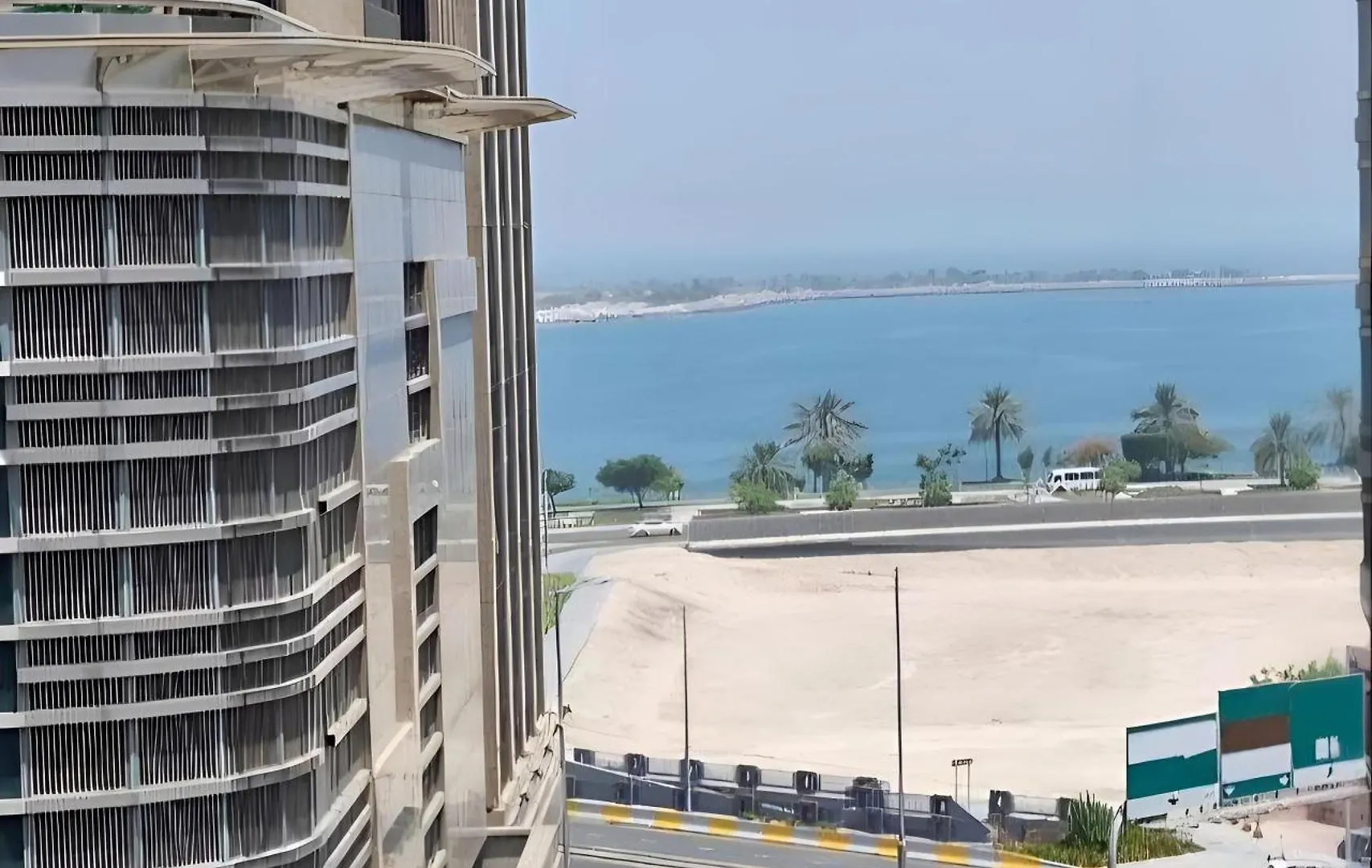 Hostel Cornich Street - Suave Sea View Room Abu Dhabi United Arab Emirates
