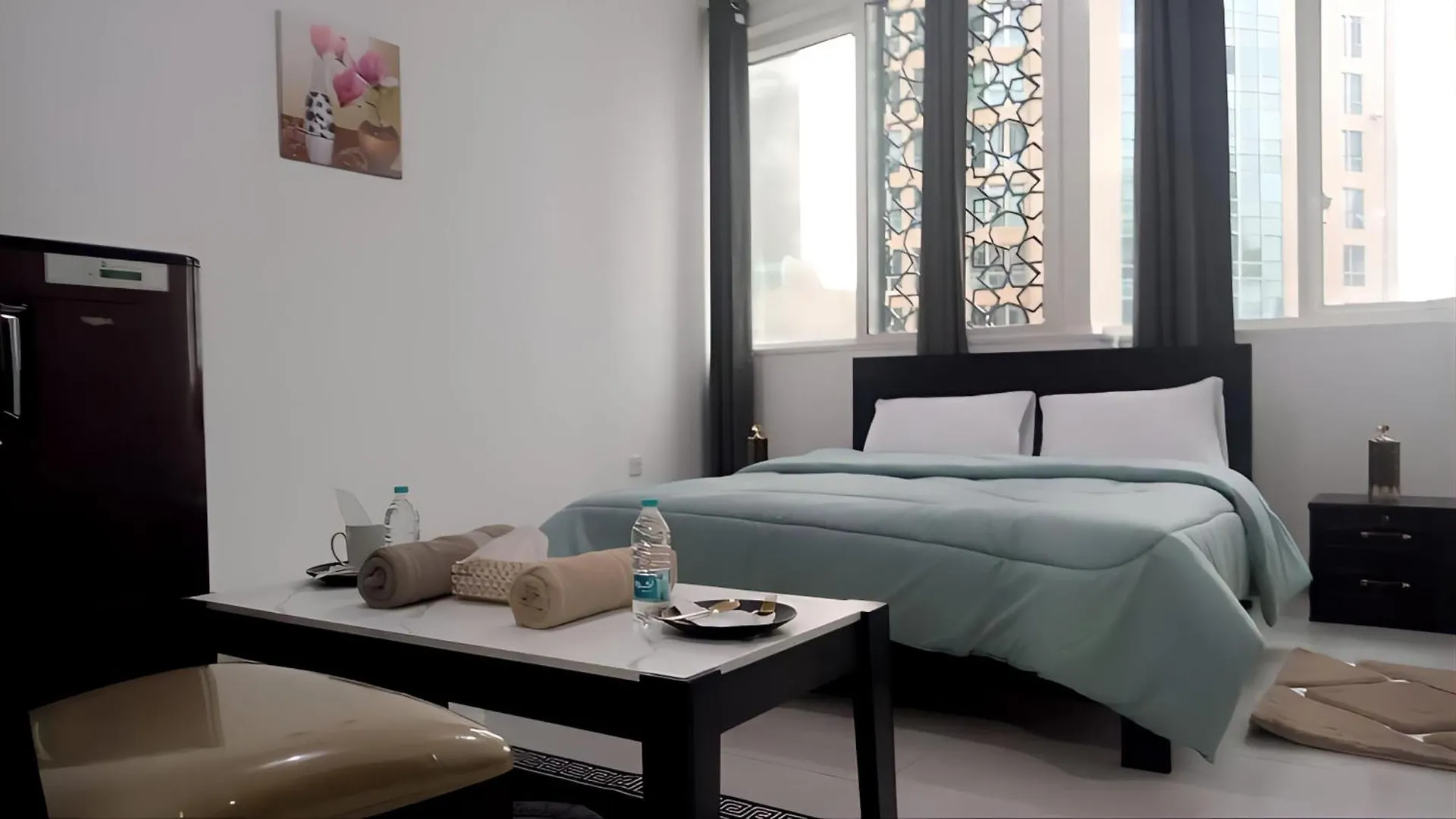 Cornich Street - Suave Sea View Room Abu Dhabi Hostel