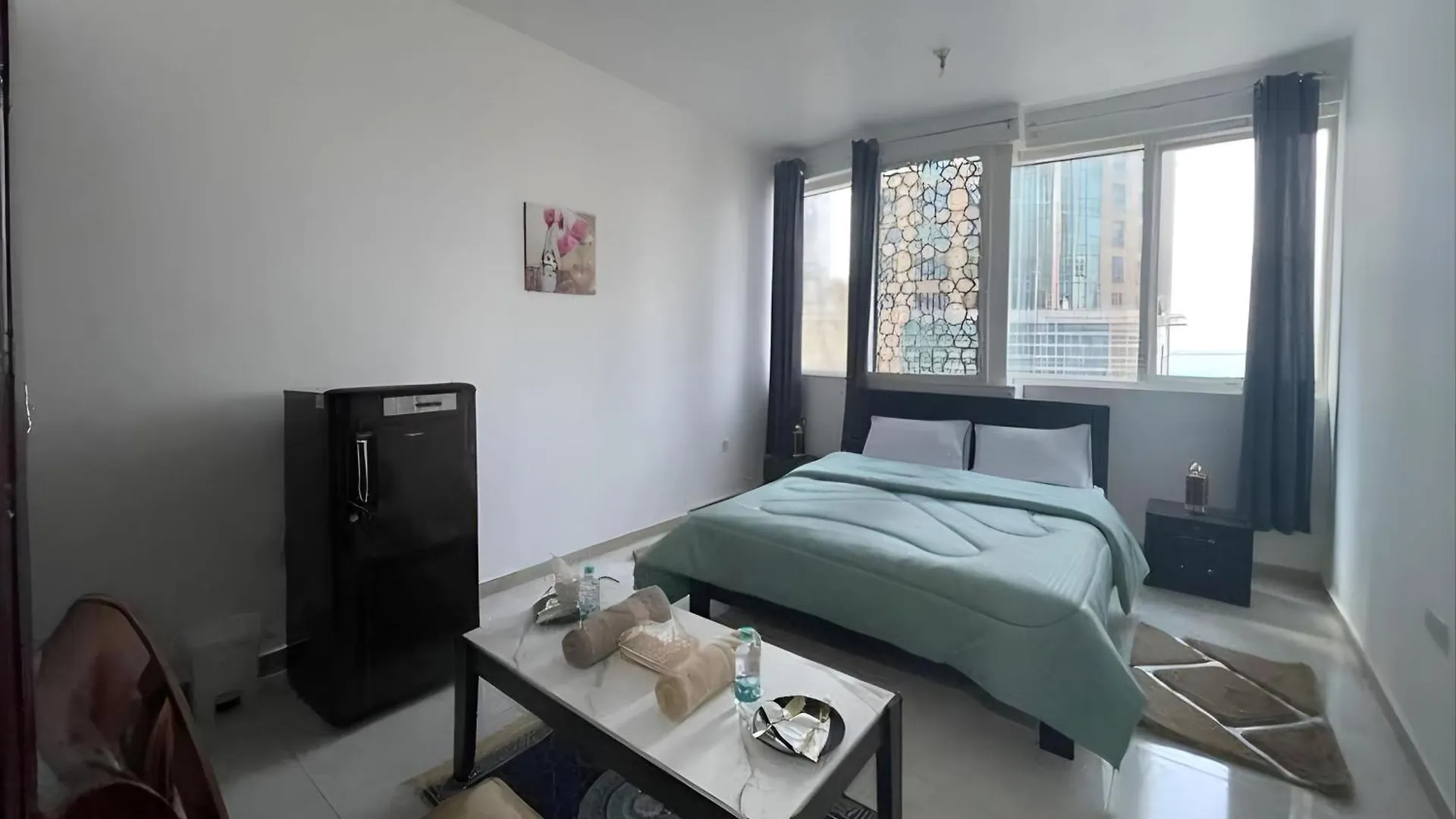 Cornich Street - Suave Sea View Room Abu Dhabi Hostel