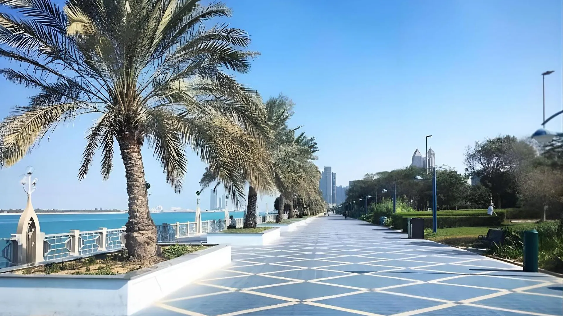 Hostel Cornich Street - Suave Sea View Room Abu Dhabi