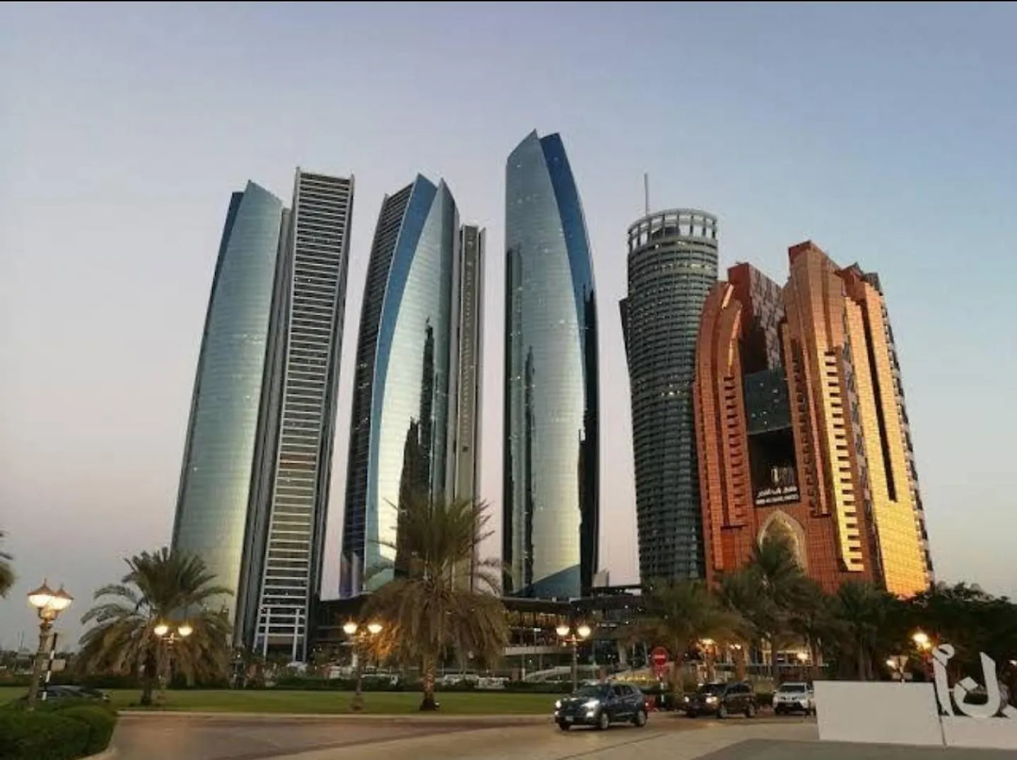 Hostel Cornich Street - Suave Sea View Room Abu Dhabi